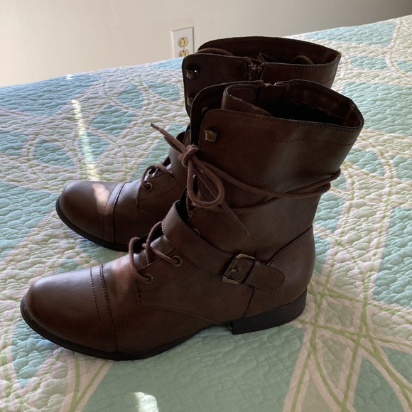 WOMEN’S SIZE 9 NWOT BOOTS - Picture 2 of 5